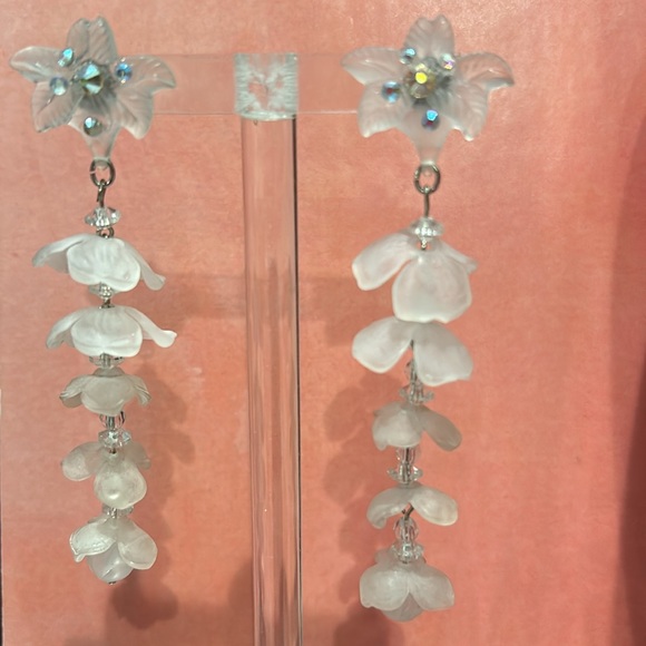 Vintage White Flower & Crystal Earrings-Boutique - Picture 2 of 6